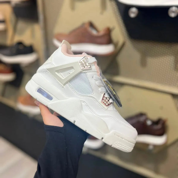 Zapatilla Jordan Blanco Salmon y Dorado