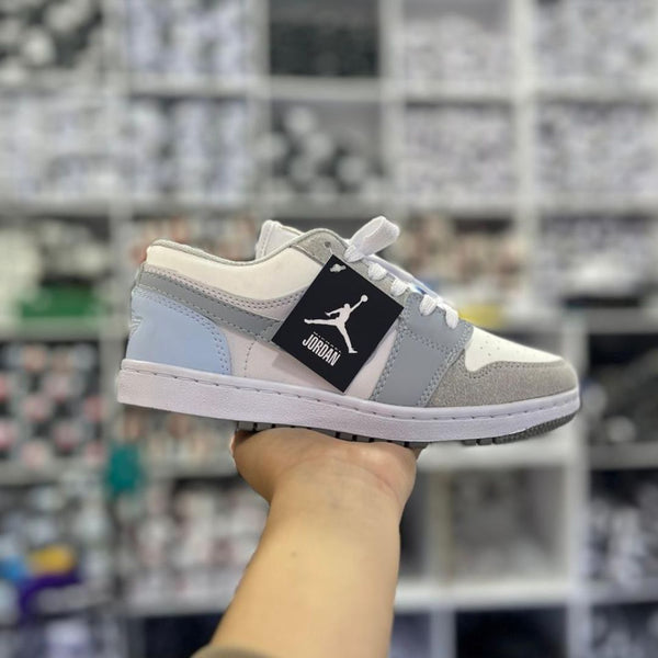 Zapatilla Nike Jordan Gris Blanco y Azul
