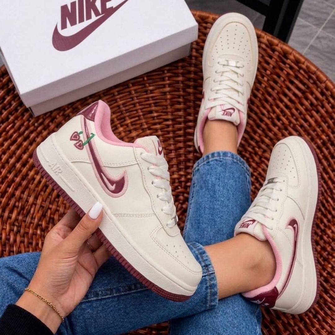 Zapatilla Nike Force One Blanco y Rosa