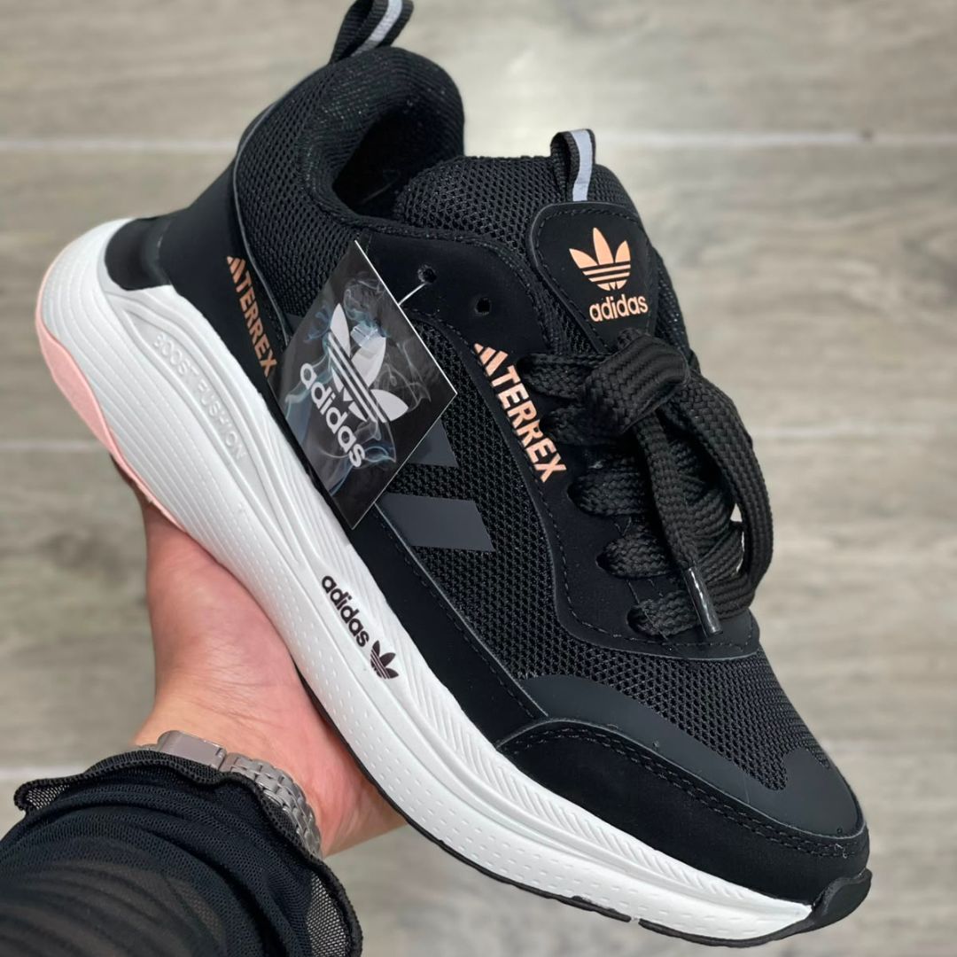 Zapatilla Adidas Terrex Negra