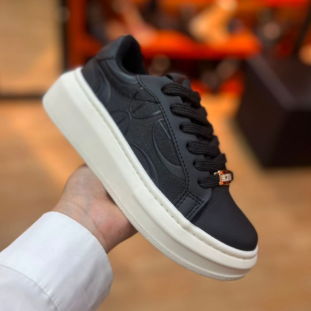 Zapatilla Plana Dama Negro y Beige
