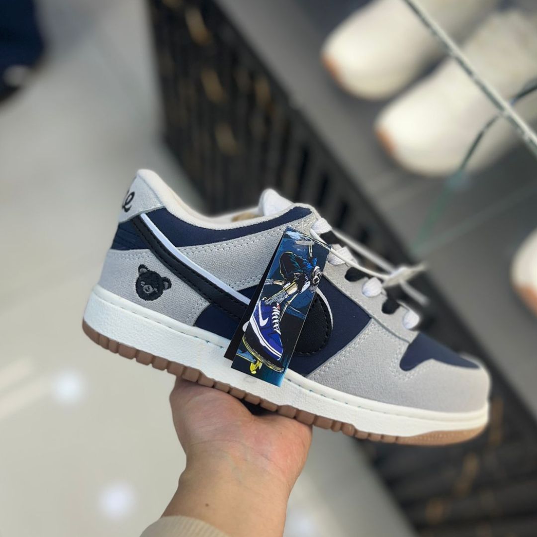 Zapatilla Nike Osito Gris y Azul