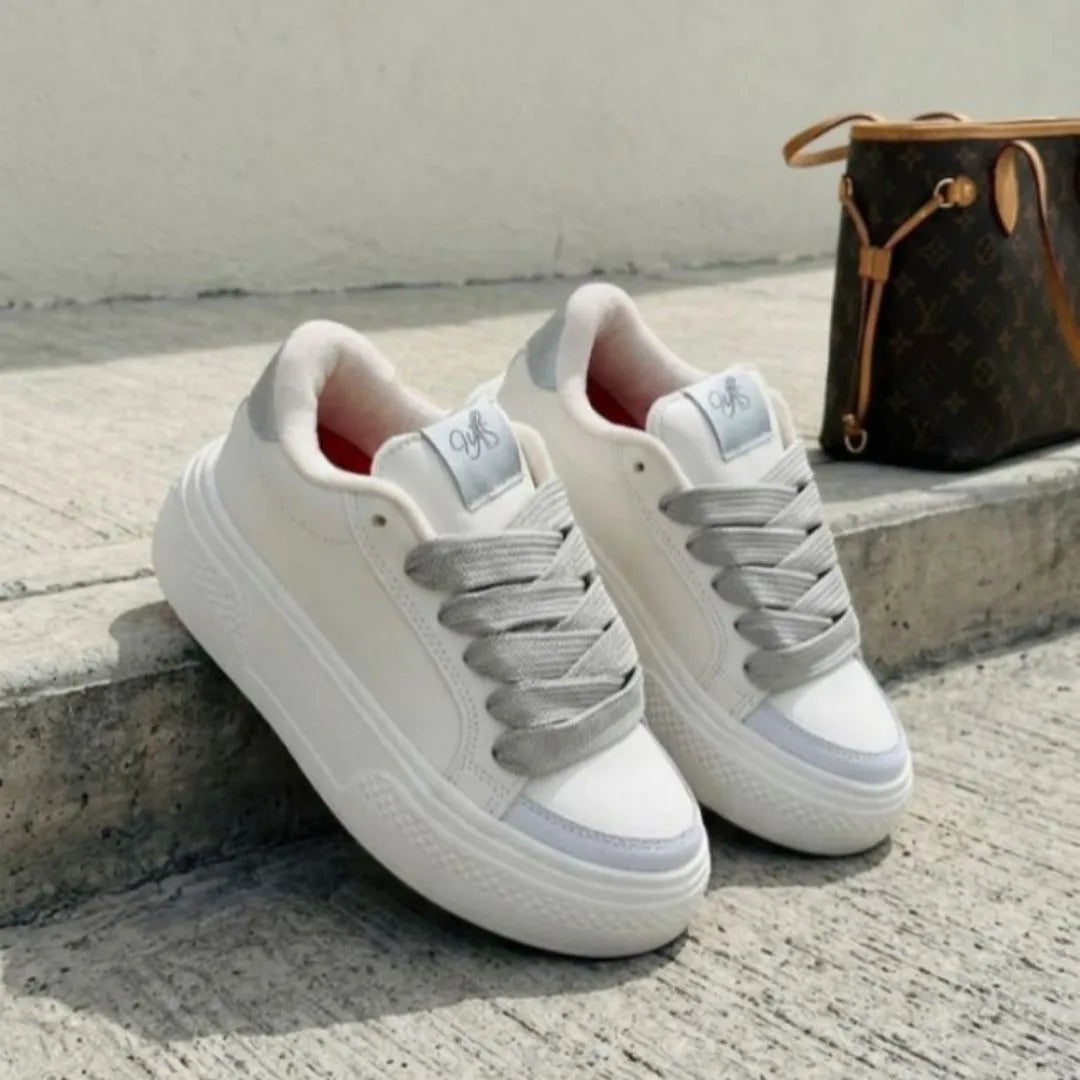 Zapatilla Plana Plataforma Blanca Azul y Gris