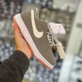 Tenis Nike Gris