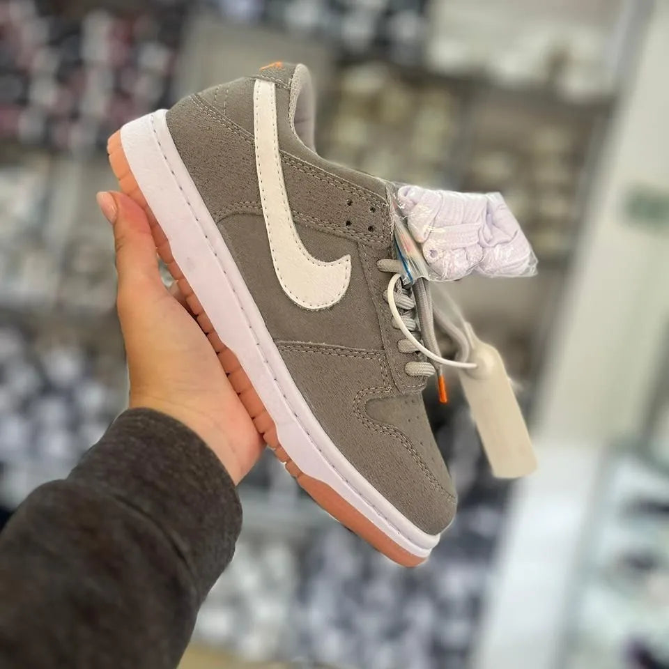 Tenis Nike Gris