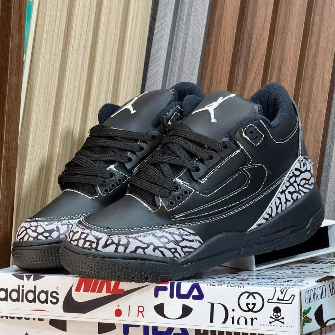 Zapatilla Nike Jordan Negro y Blanco
