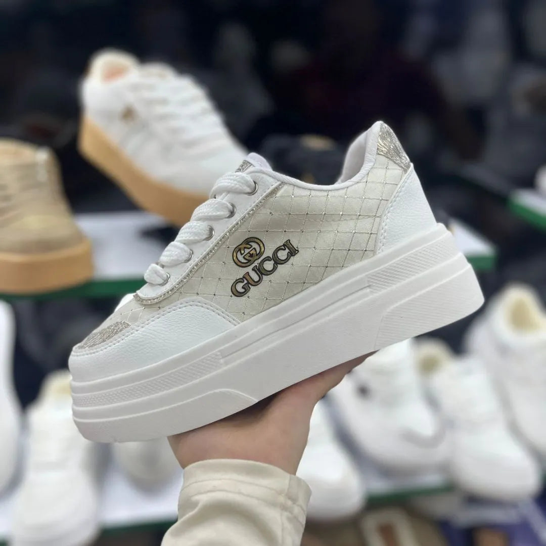 Zapatilla Gucci Plataforma Blanco y Dorado