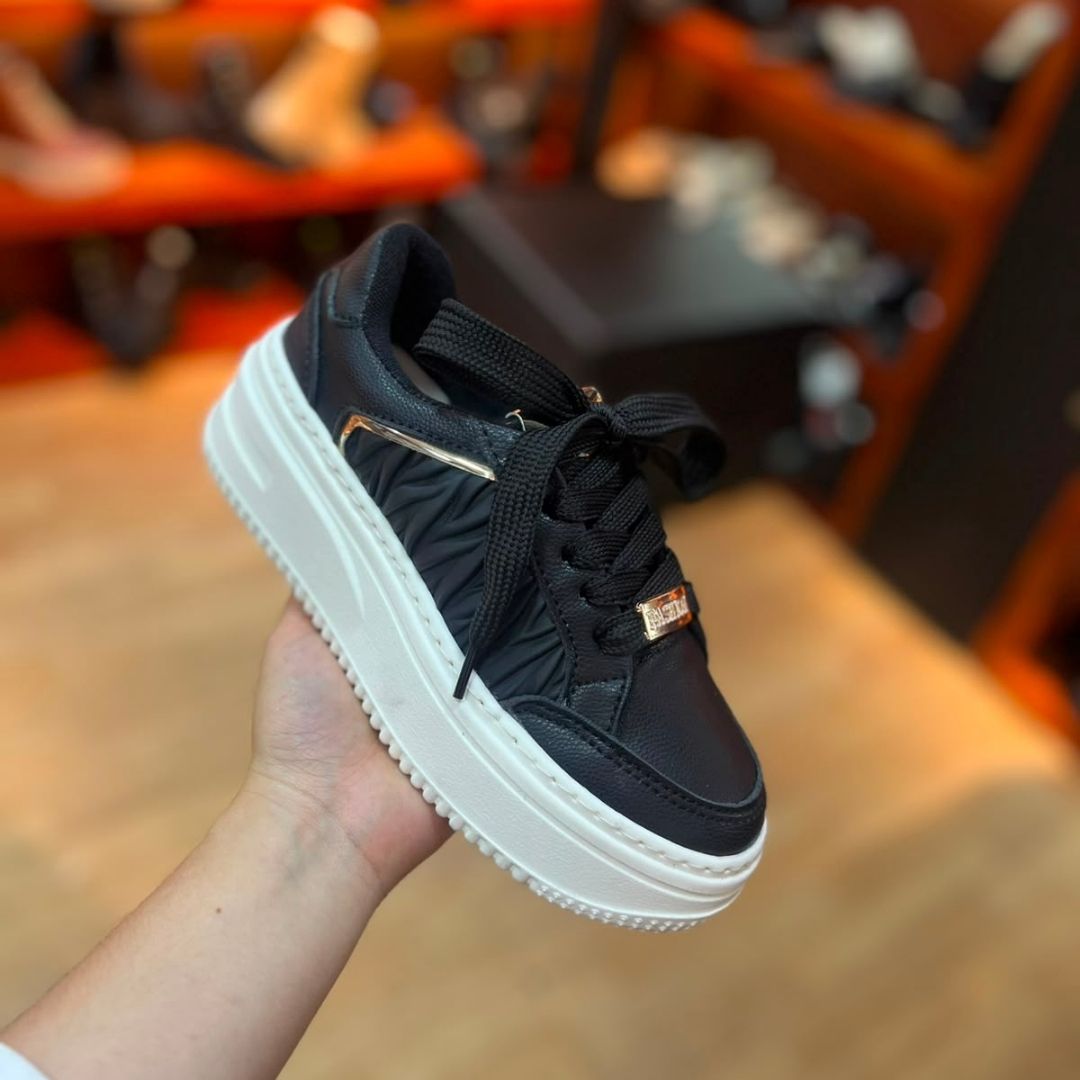 Zapatilla Plana Dama Negra Con Relieve