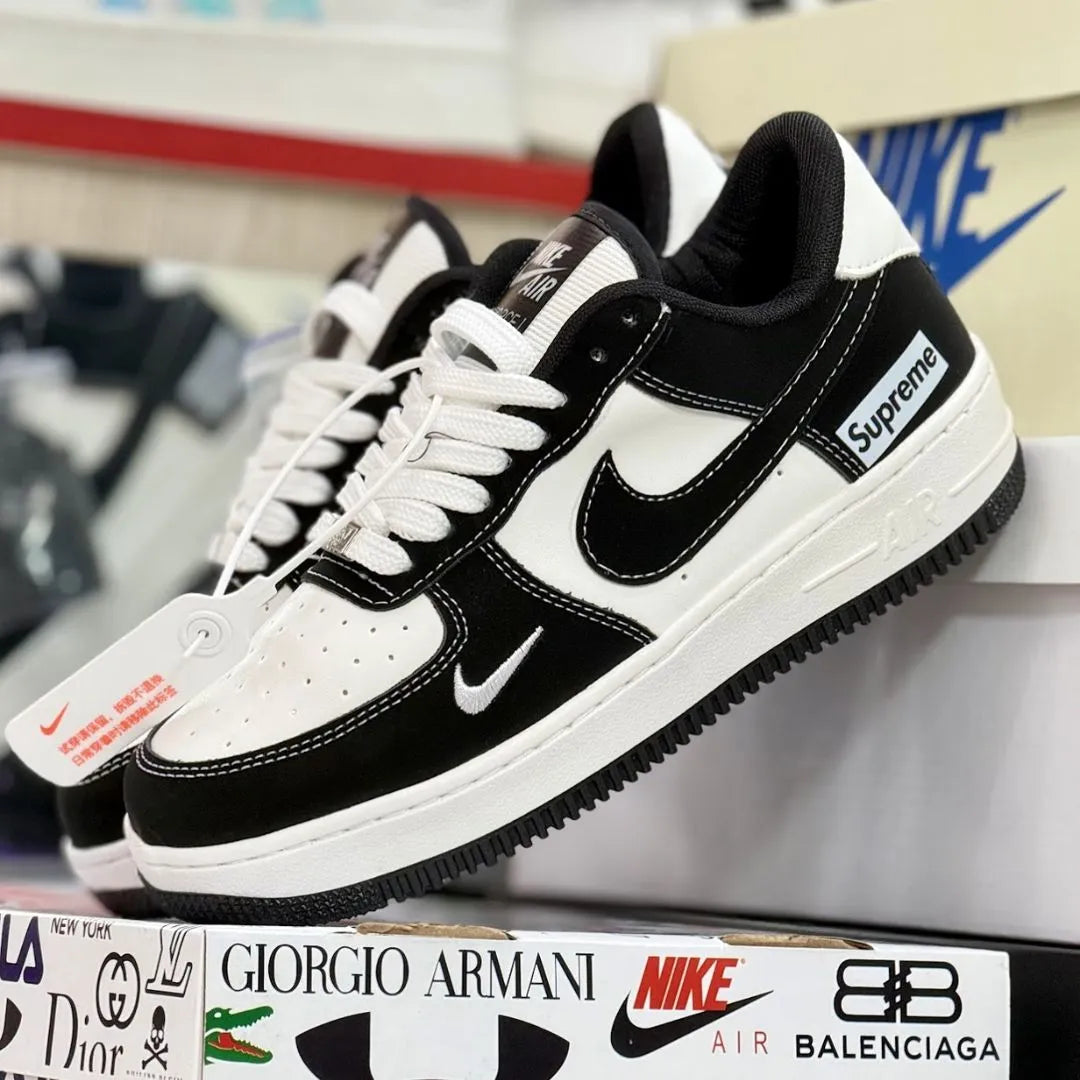 Zapatilla Nike Supreme Negro y Blanco