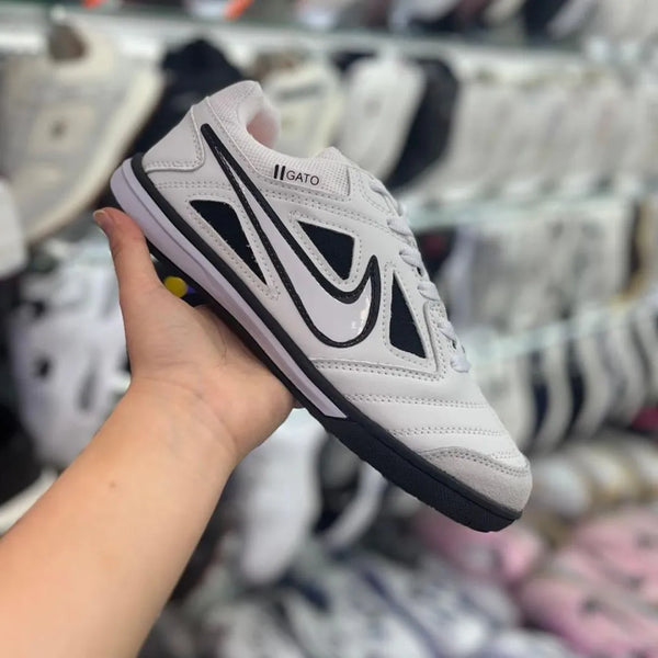 Zapatilla Gato Futsal Blanco y Negro