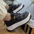 Zapatilla Plataforma Negro y Blanco Corazon