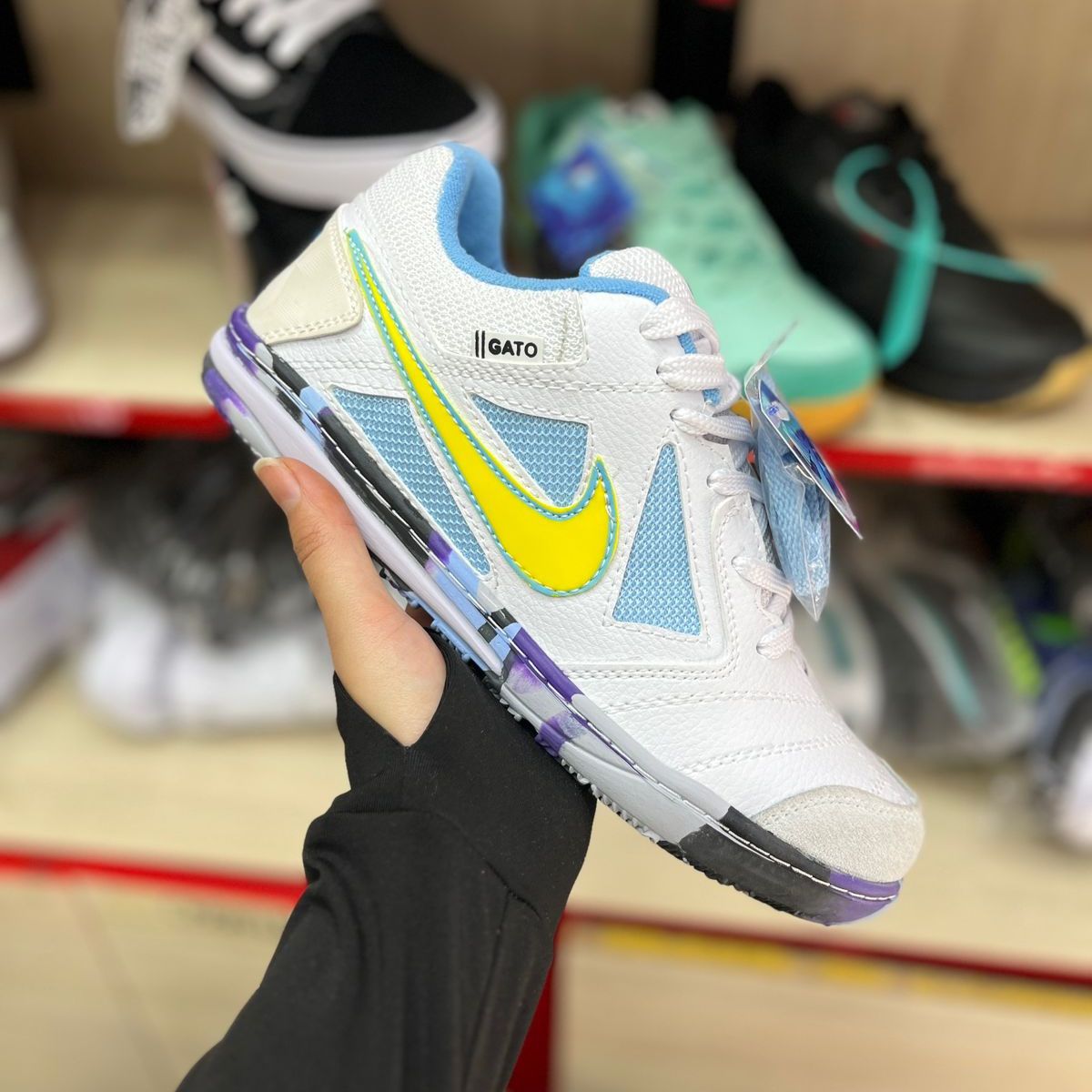Zapatilla Unisex Futsal Nike Gato Blanco Amarillo y Azul