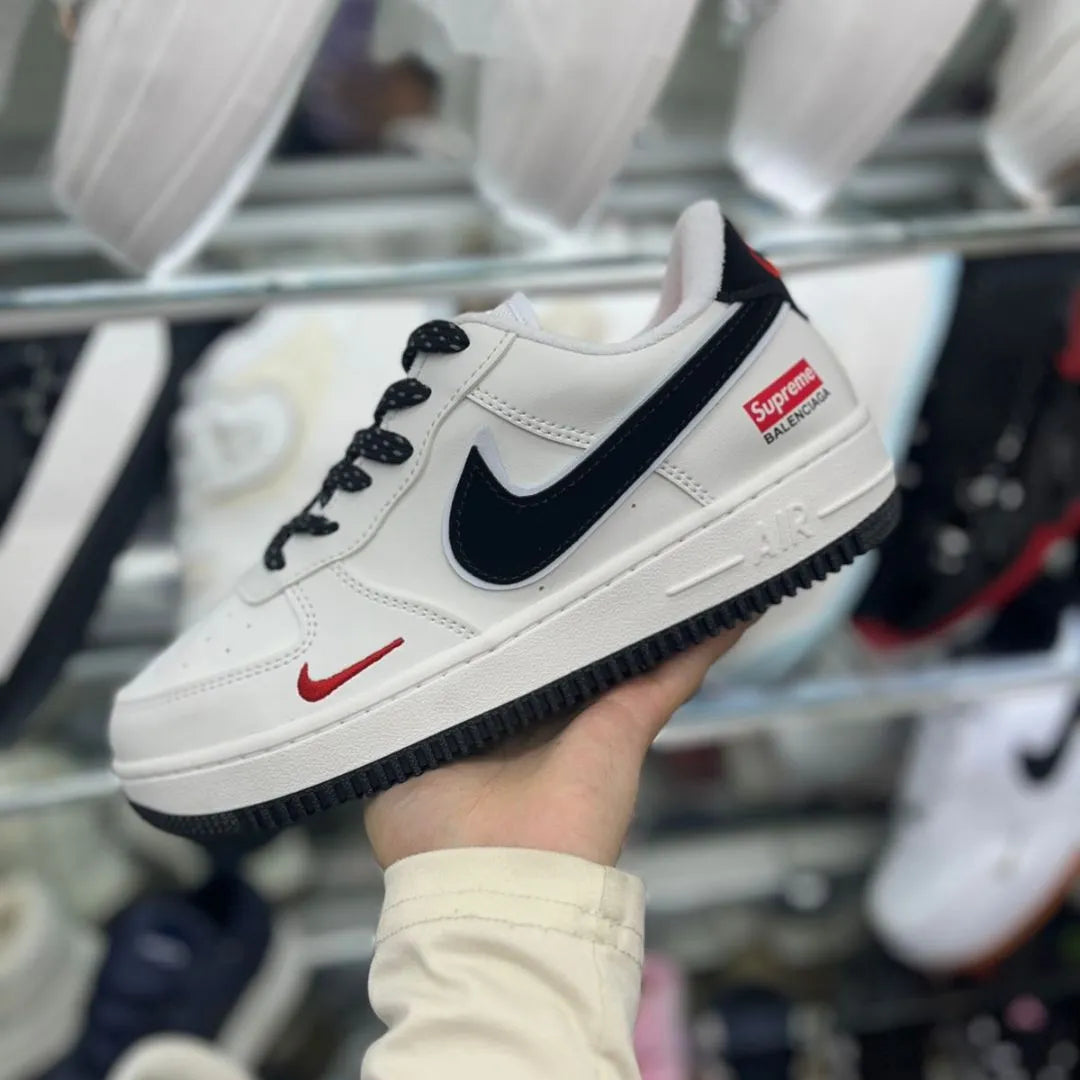 Zapatilla Nike Supreme Negro Rojo y Blanco