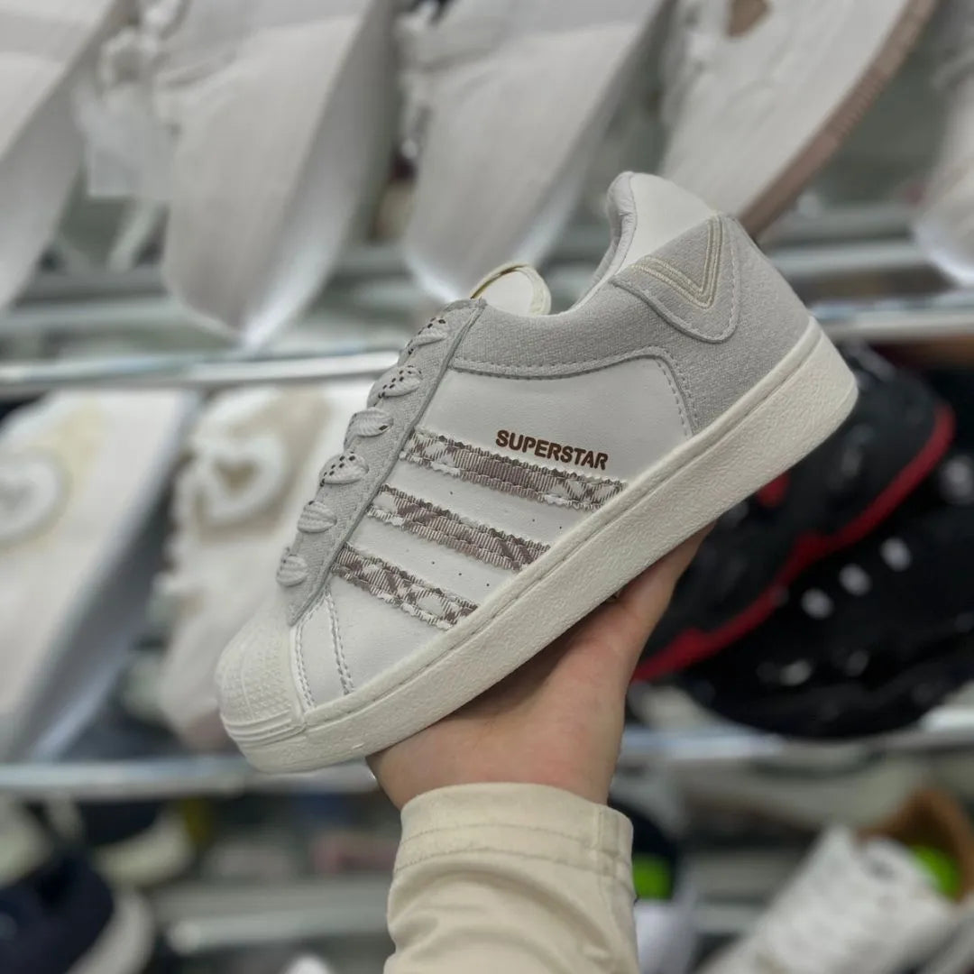 Zapatilla Adidas Samba Gris Grabado