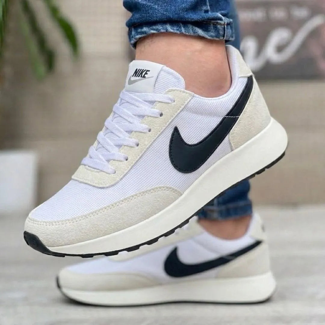 Zapatilla Nike Blanco Gris y Negro