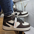 Zapatilla Nike Unisex Bota Blanca y Marron