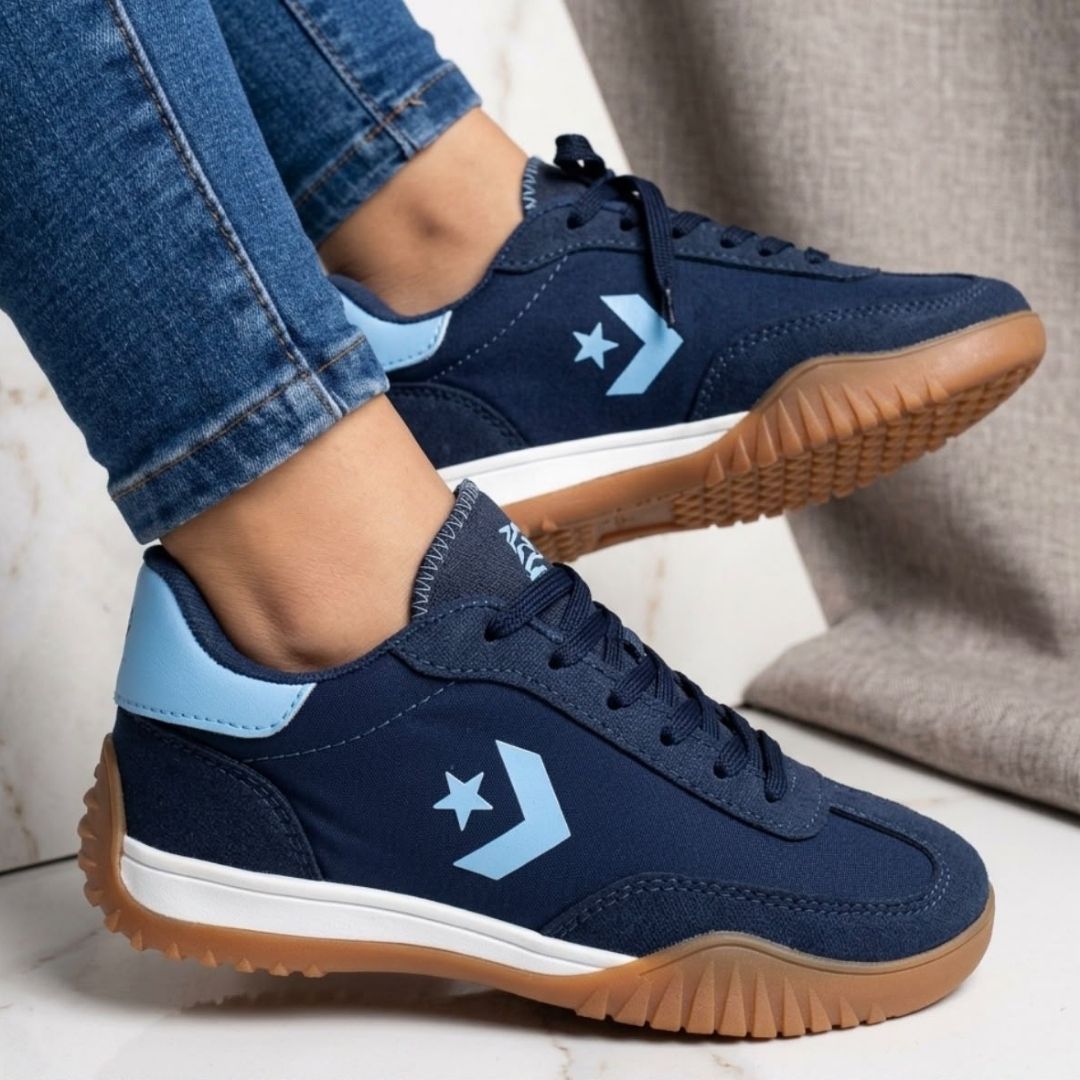 Zapatilla Converse Azul y Blanco Camel