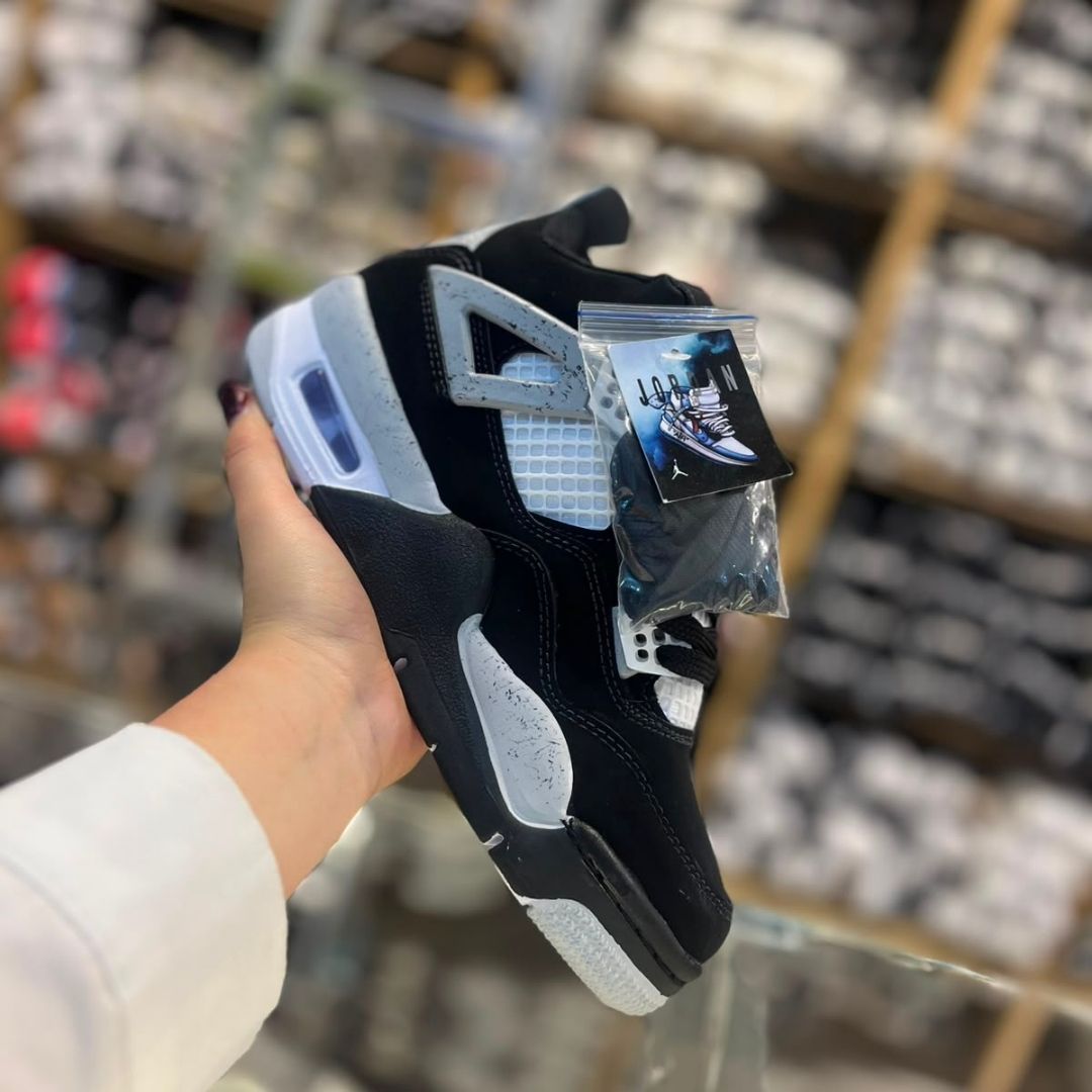 Zapatilla Jorda Negro y Gris