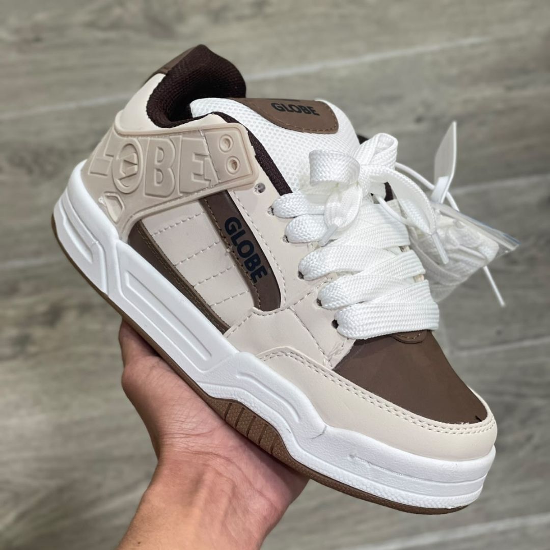 Zapatilla Globe Crema Cafe y Blanco