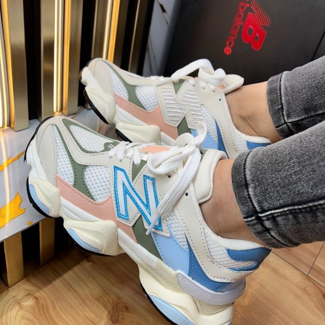 Zapatilla New Balance Beige y Azul Multicolor