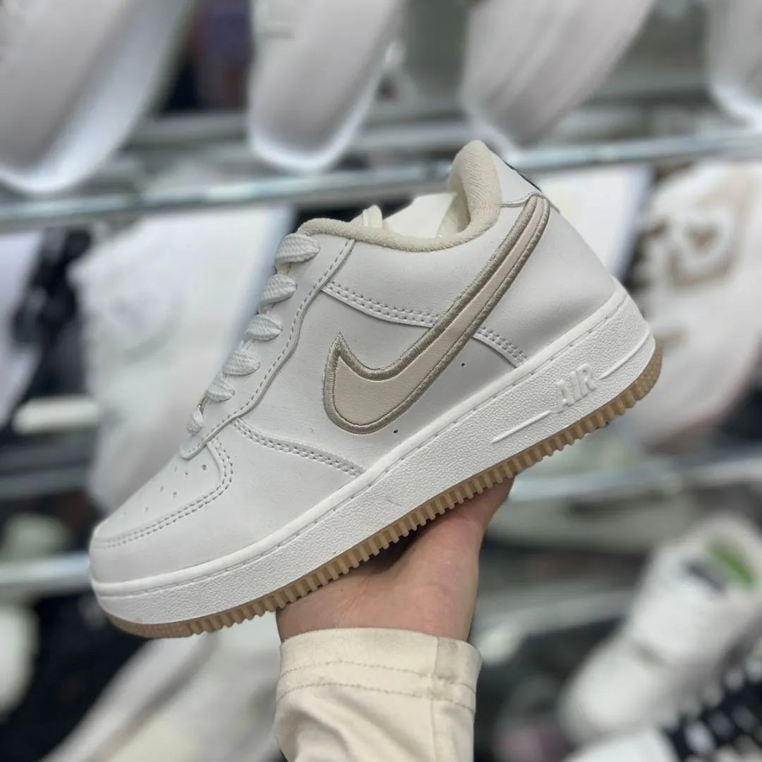 Zapatilla Nike Force One Blanco y Hueso