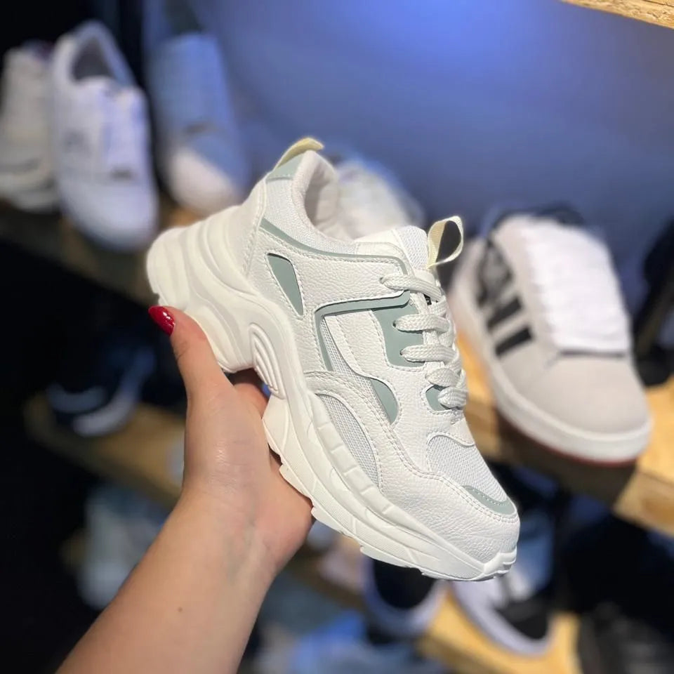 Zapatilla Blanco y Gris sk