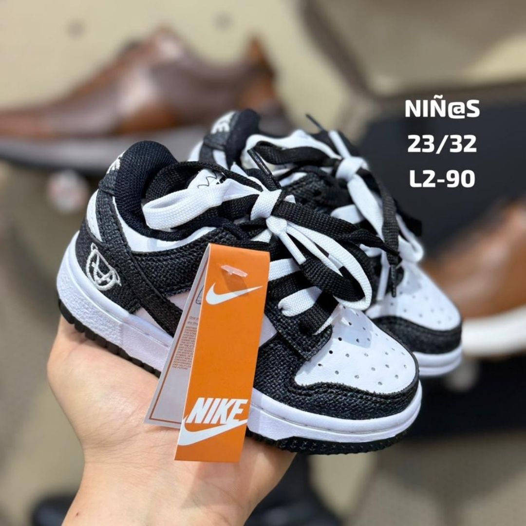 Zapatilla Niños Nike sb Osito Blanco y Negro