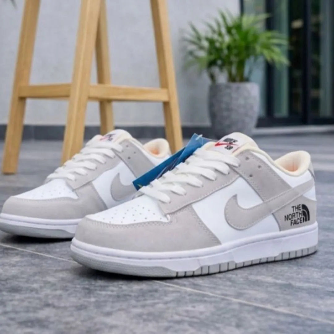 Zapatilla Unisex Nike The North Face Gris y Blanco