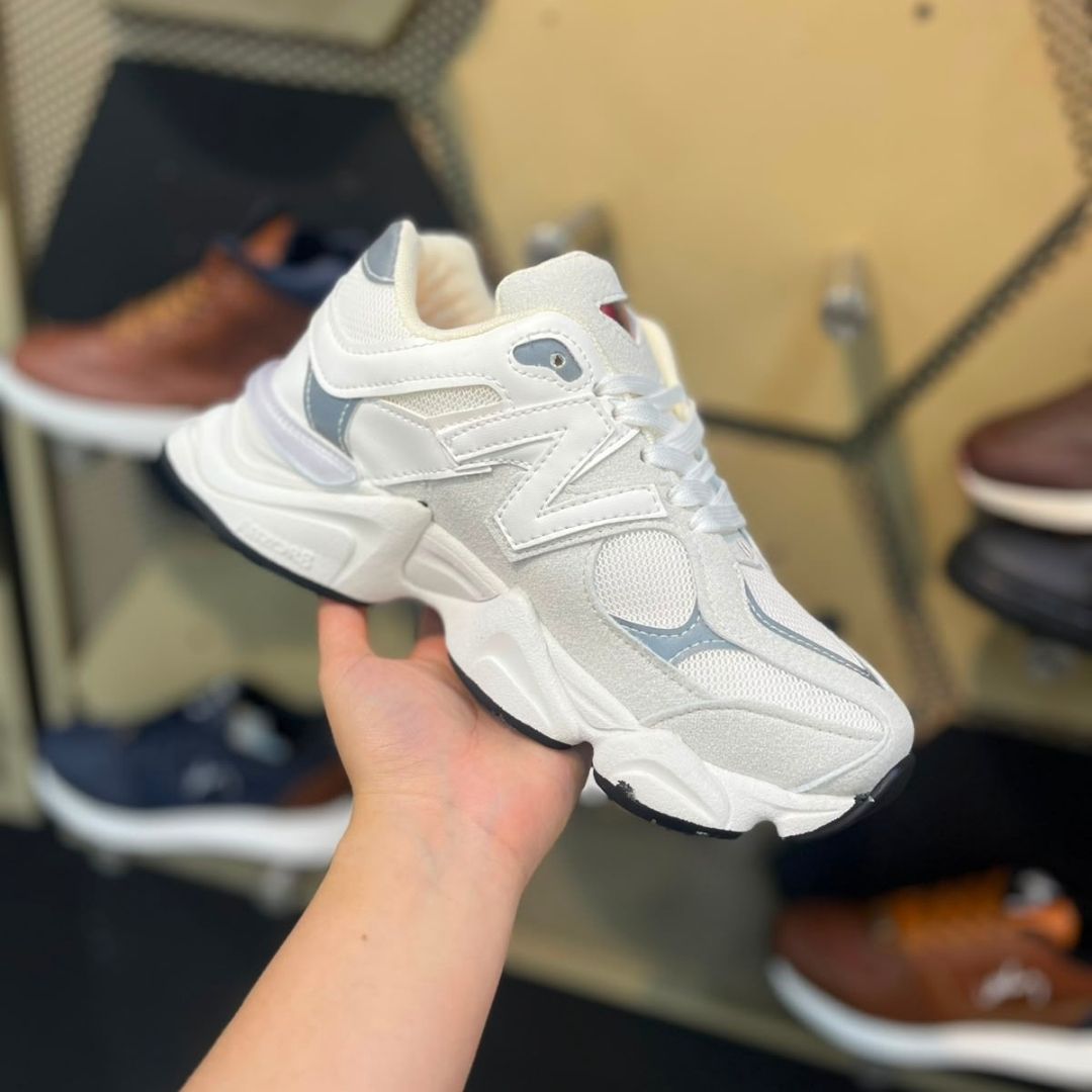 Zapatilla New Balance Blanco y Gris