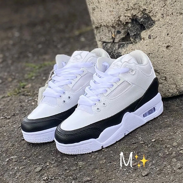 Zapatilla Jordan Blanca y Negra