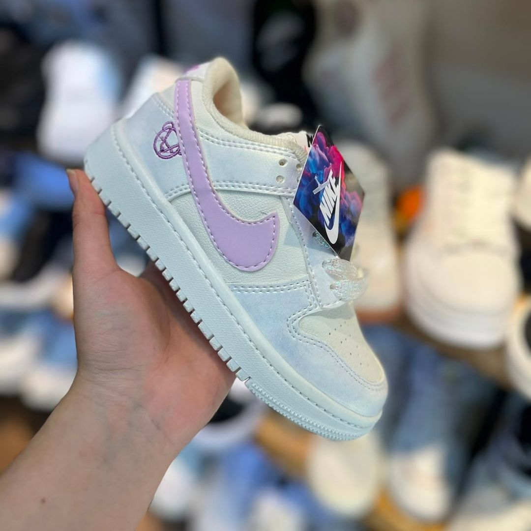 Tenis Niños Nike Blanco y Morado Panda