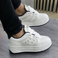 Zapatilla Blanca y Negra Corazon