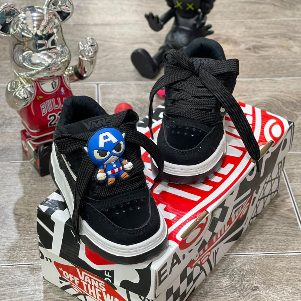 Tenis Vans para niñ@ Negro Capitan America suela Blanca