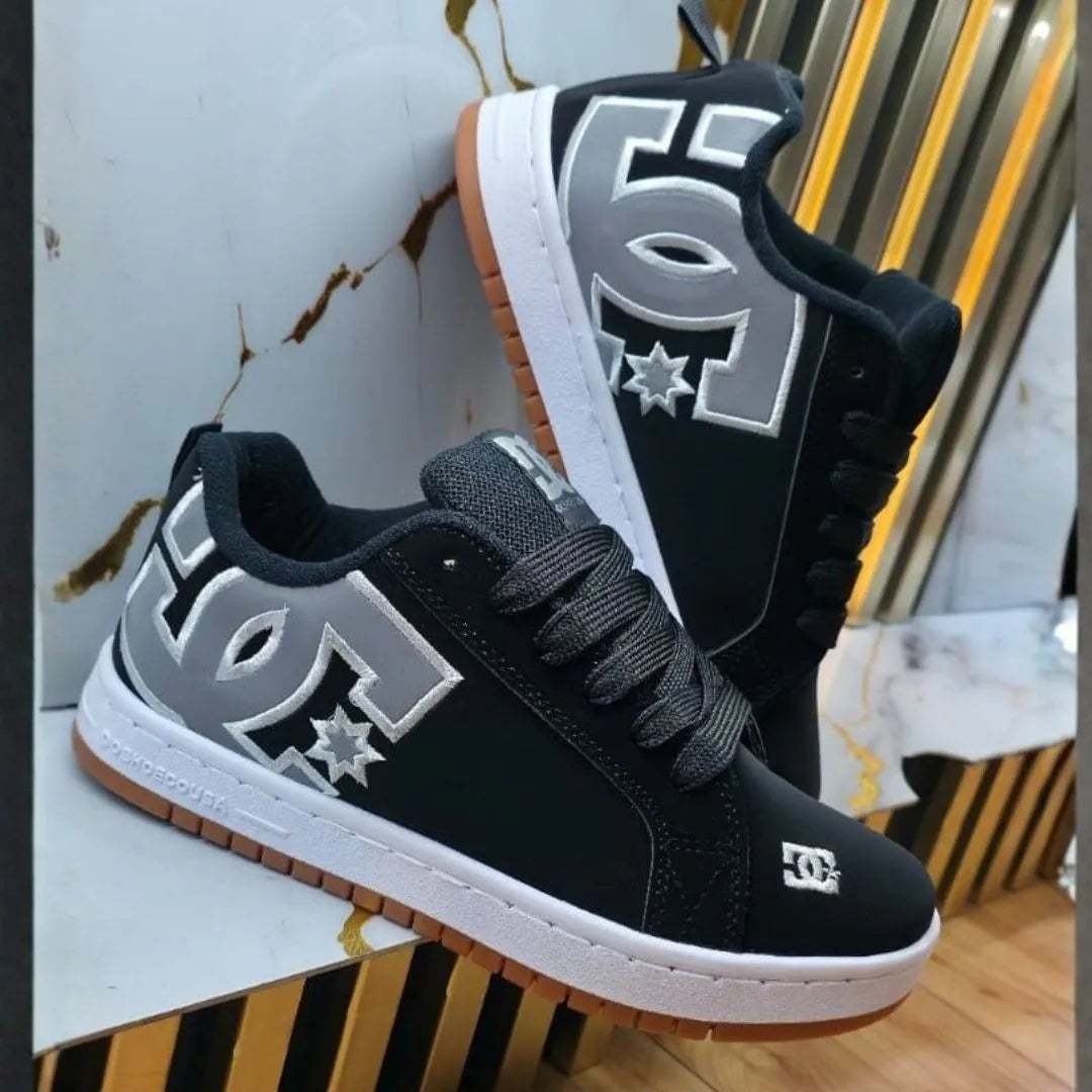 Zapatilla DC Negra y Gris