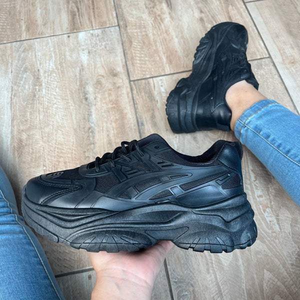 Zapatilla Importada Graphite Negro Marcella