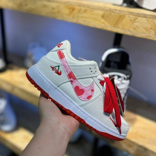 Zapatilla Nike Valentin Rojo y Rosa