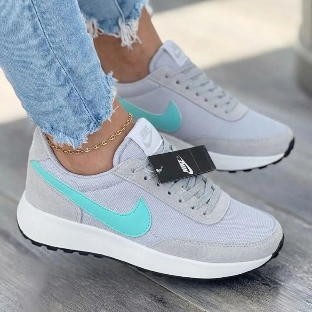 Zapatilla Nike Gris y Turquesa