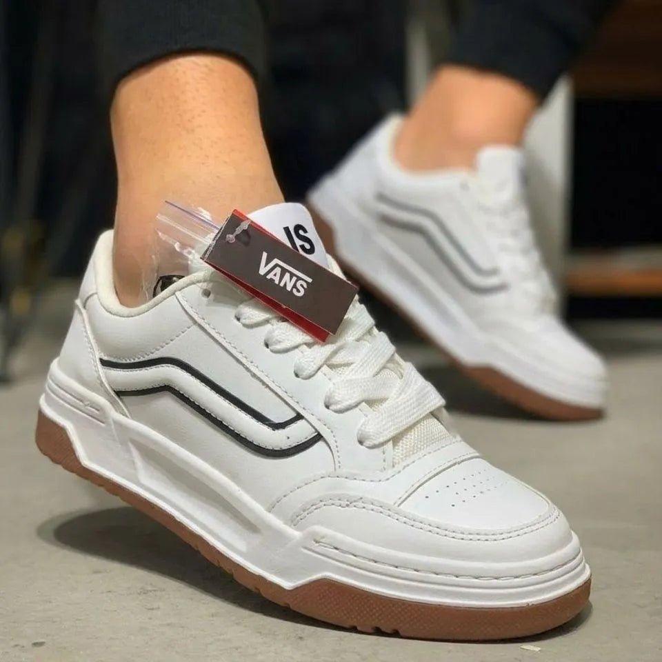 Tenis Vans Plano Blanco y Cafe