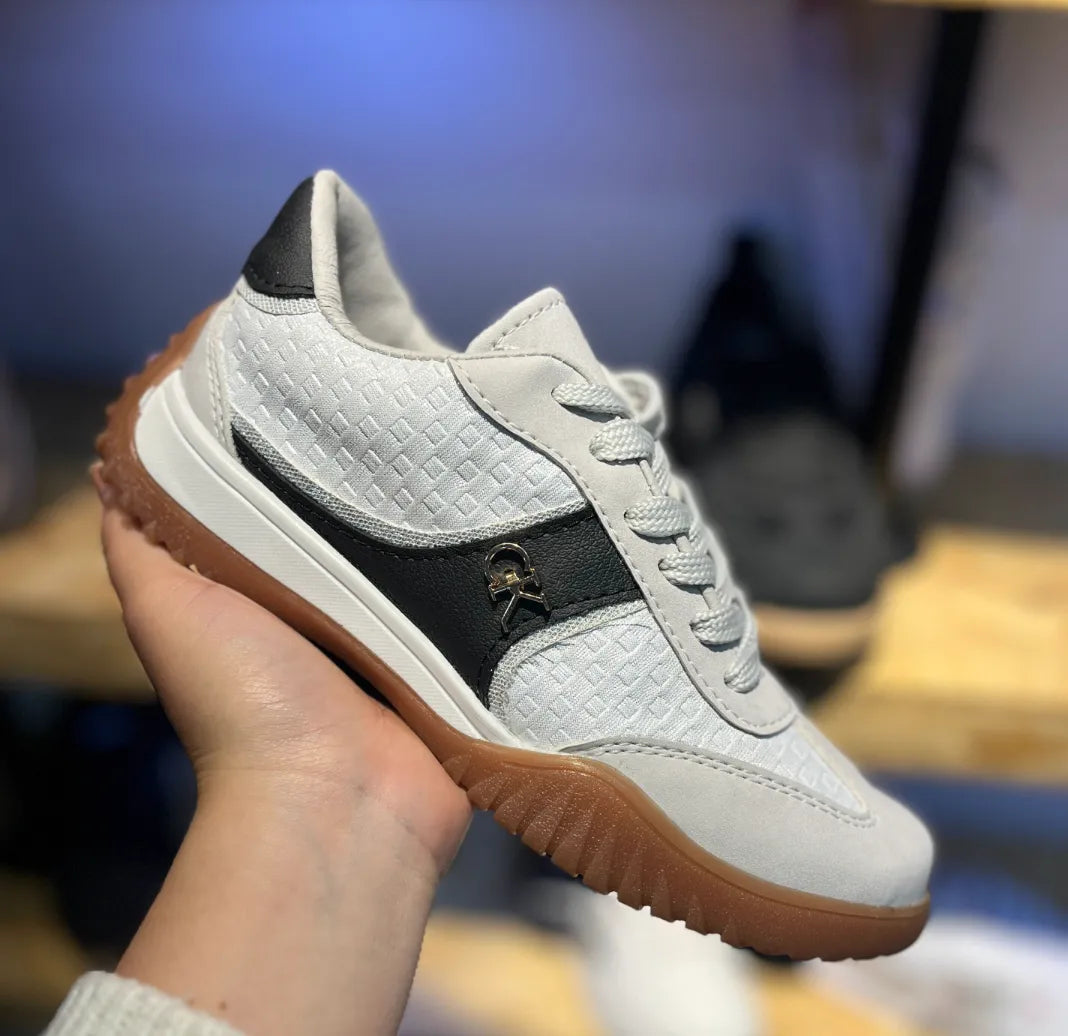 Zapatilla Casual Dama Crema Negra Texturizada