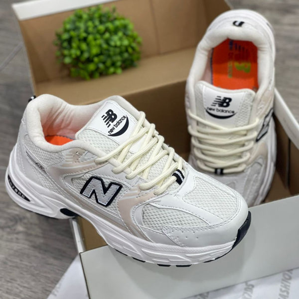 Zapatilla Unisex New Balance 530 Crema