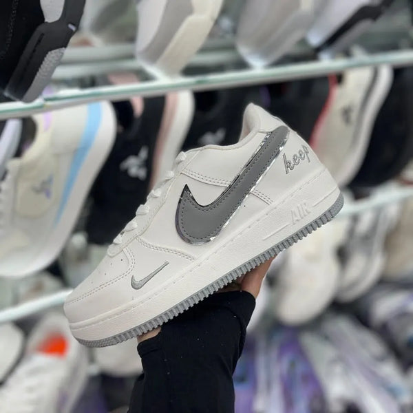 Zapatilla Nike Force One Gris