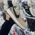 Zapatilla Nike Air Force One X Stussy Latte