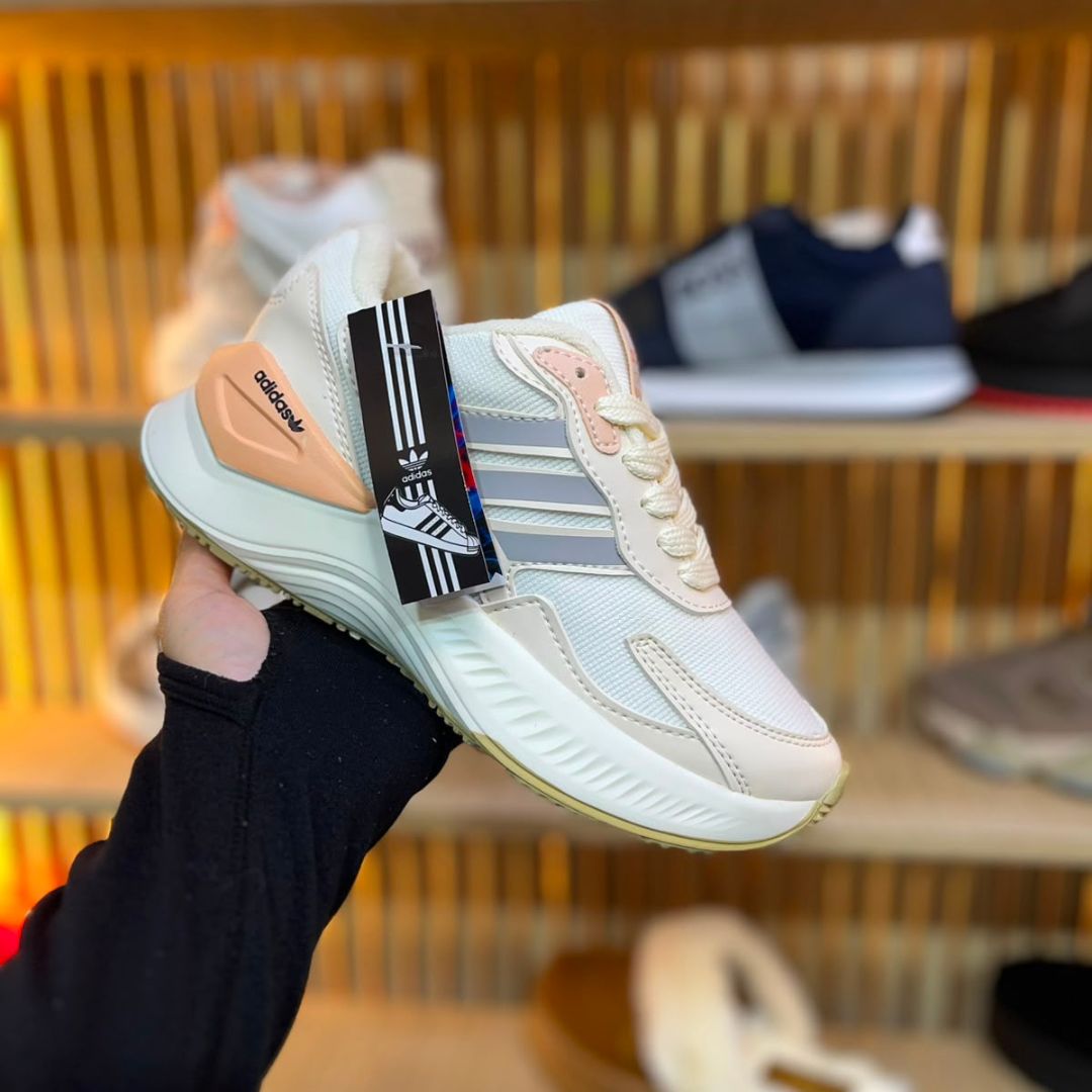 Zapatilla Adidas Multicolor Crema Shark