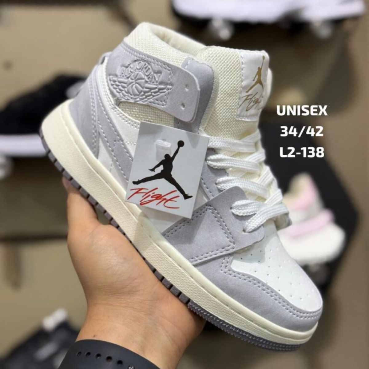 Zapatilla Unisex Bota Nike Jordan Gris y Blanco