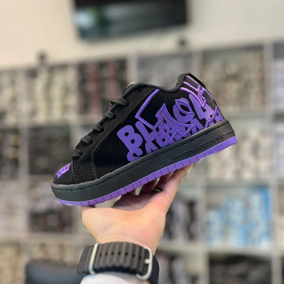 Zapatilla Unisex DC Negra y Morada Black Sabath