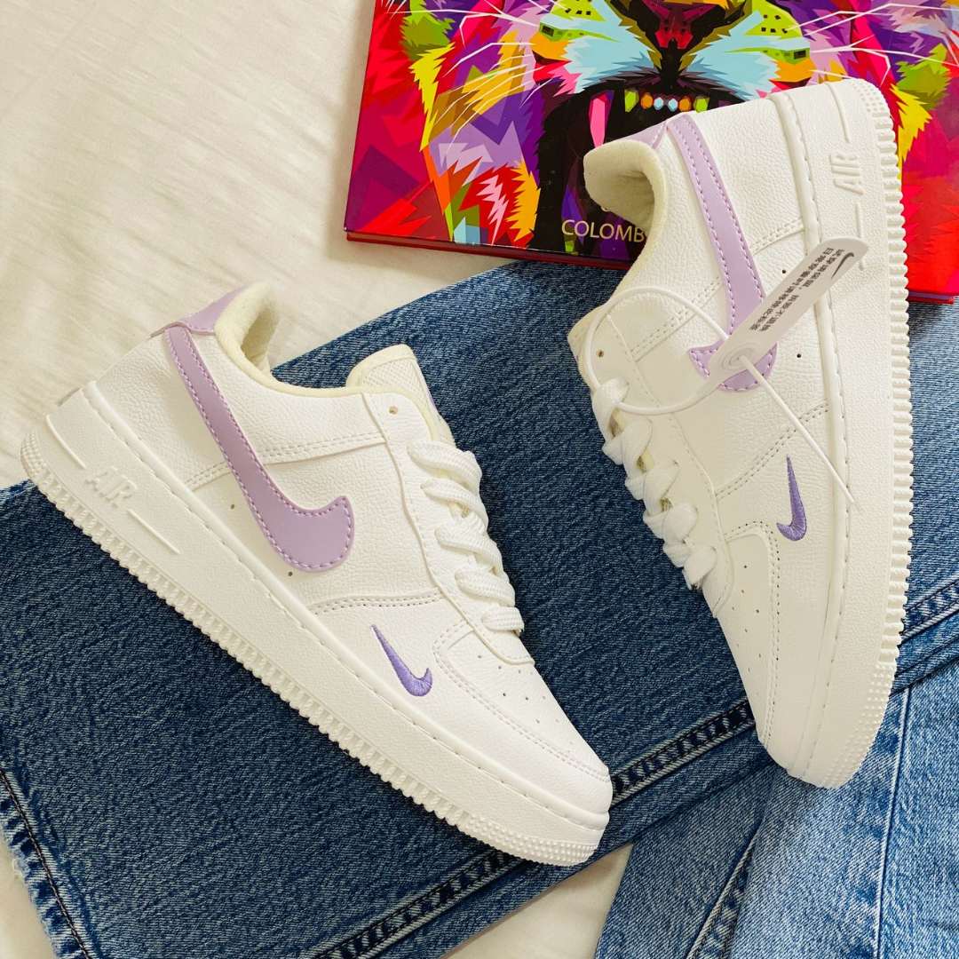 Zapatilla Nike Air Force One Blanco Lila
