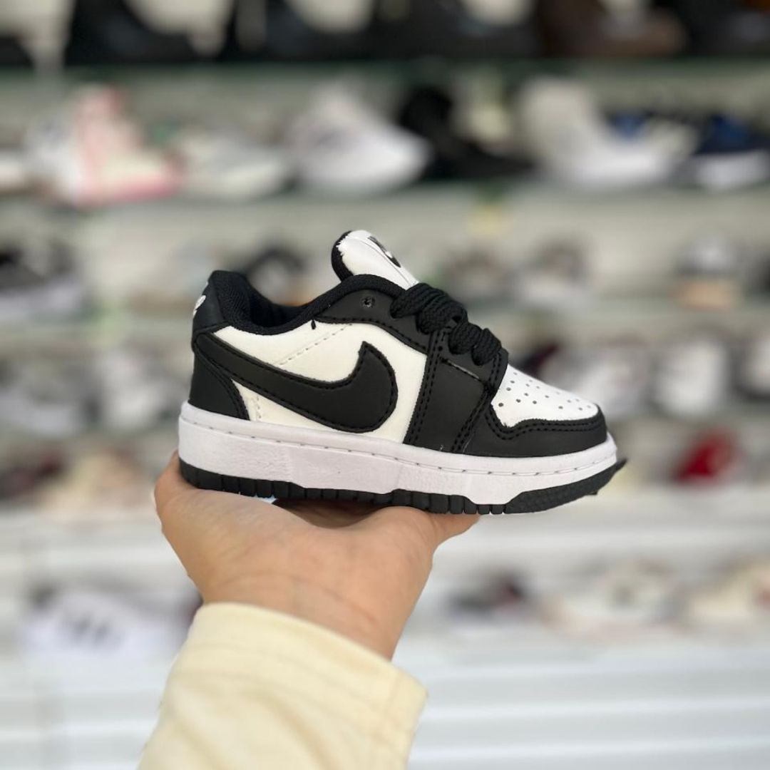 Tenis Nike Negro y Blanco Niñ@