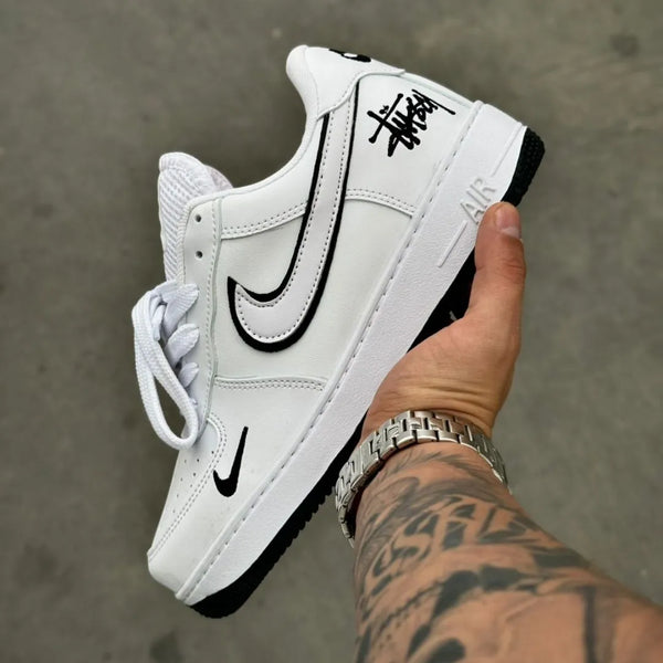 Zapatilla Nike Air Force One X Stussy