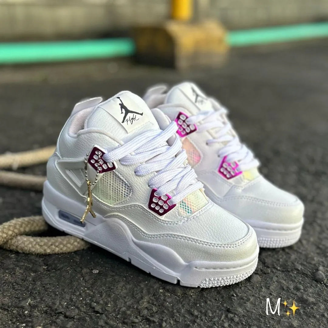 Zapatilla Jordan Blanco y Rosa Letras