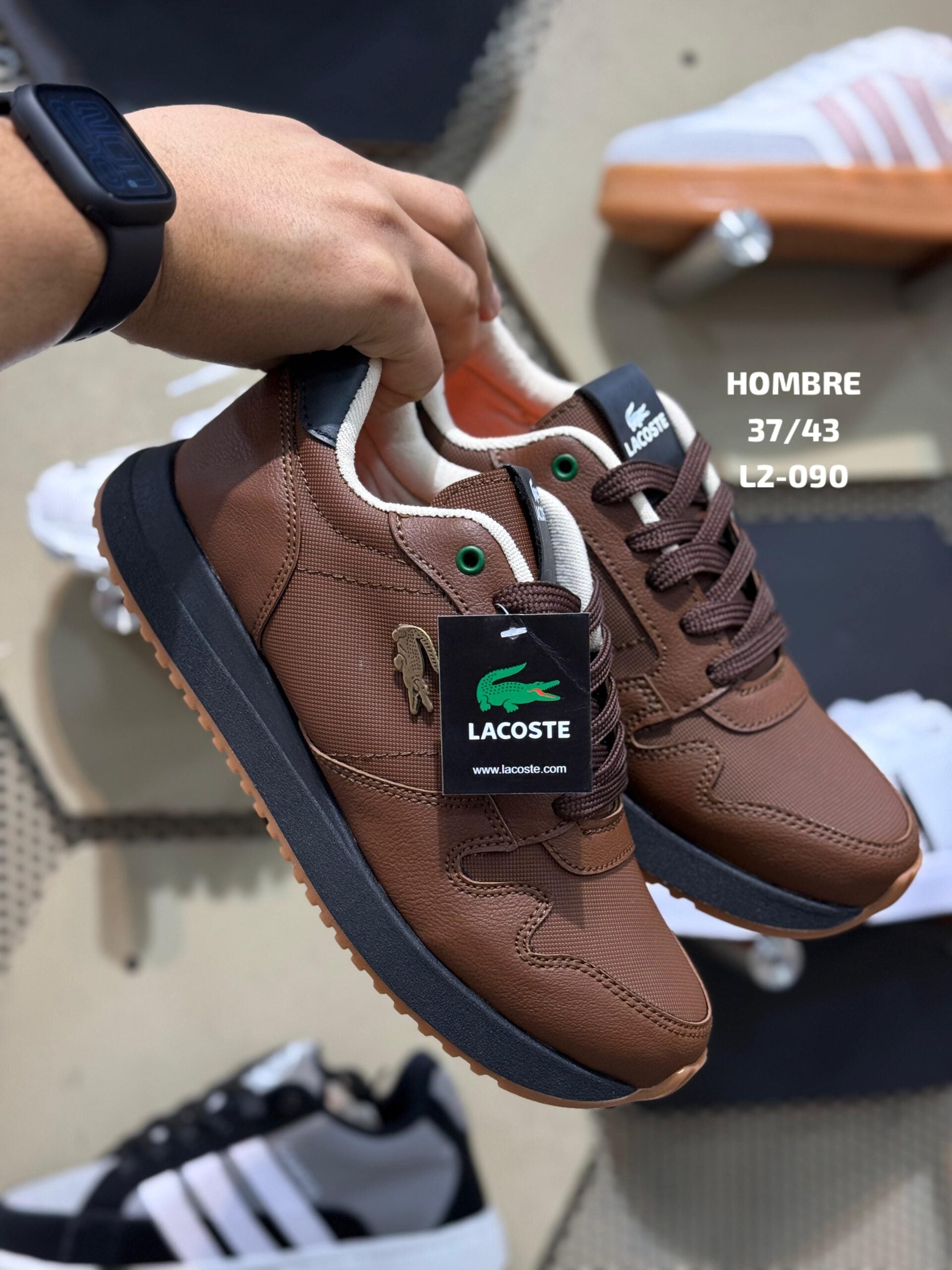Zapatilla Lacoste Cafe y Negro